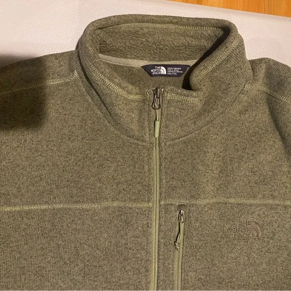 Men’s North Face Q Zip - Picture 2 of 5